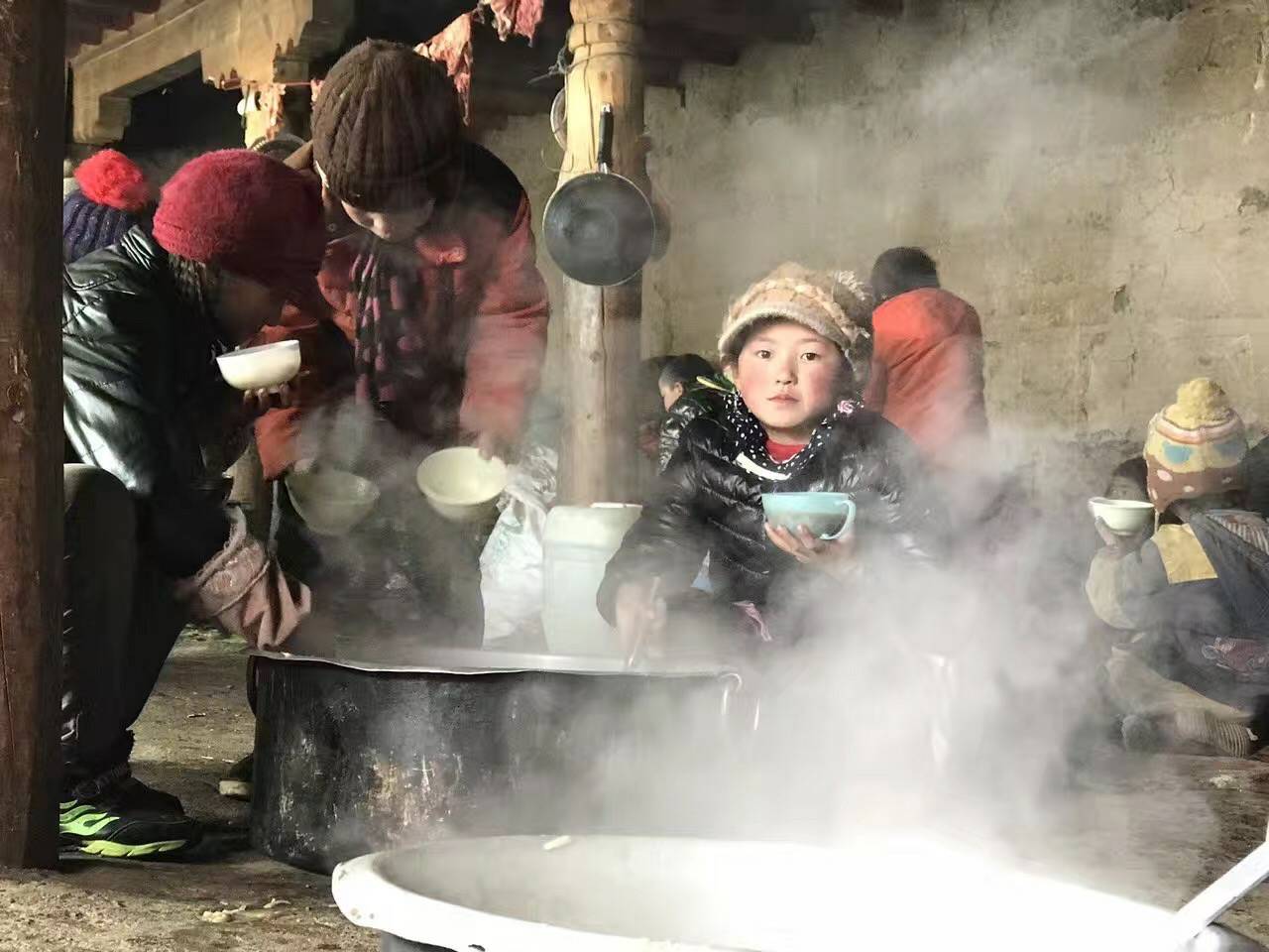 熊猫体育-熊猫体育(中国)官方网站公益回顾丨家国同欢月同圆 温暖满载甘孜州(图10)