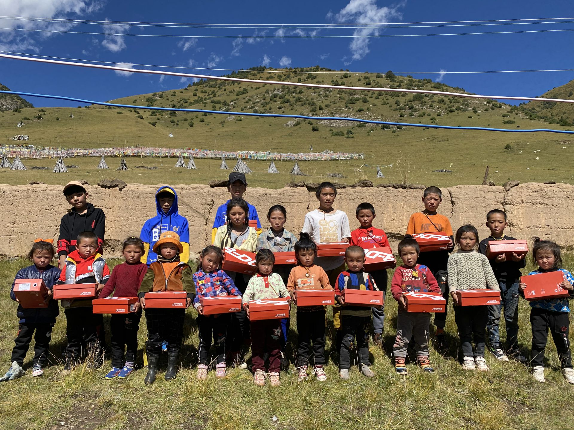 熊猫体育-熊猫体育(中国)官方网站公益回顾丨家国同欢月同圆 温暖满载甘孜州(图13)